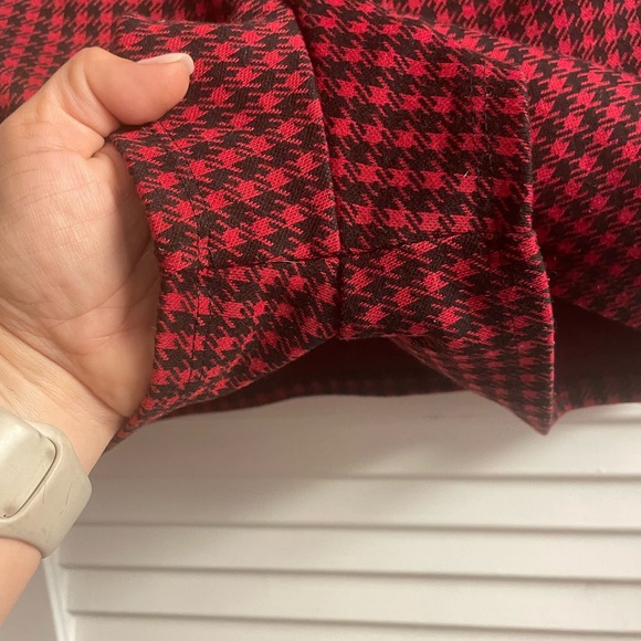 Haute Monde Like New Size L Houndstooth Faux Wrap Front Skirt that’s a Skort - Picture 6 of 7